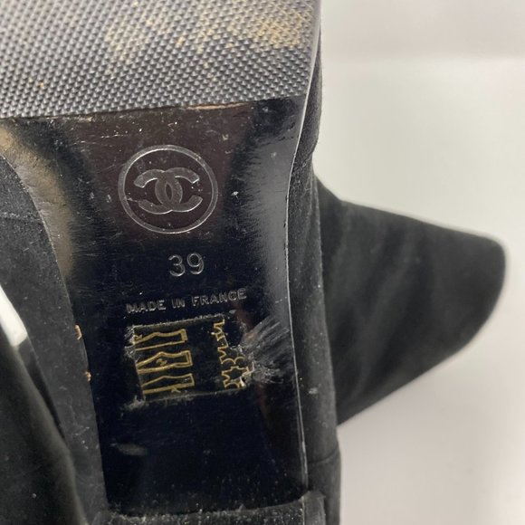 chanel suede ankle boots w/ interlocking cc logo - Picture 9 of 9